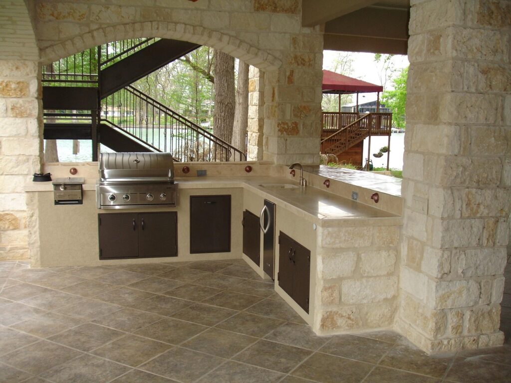 Outdoor kitchen stone grill - Martinez Pro Construction Dallas TX