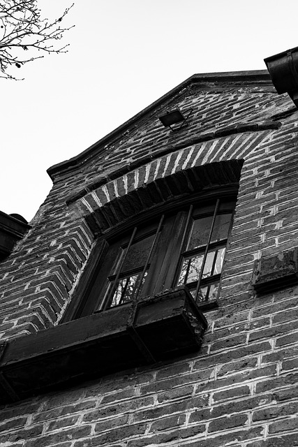 Stone accent wall feature - Martinez Pro Construction Dallas TX